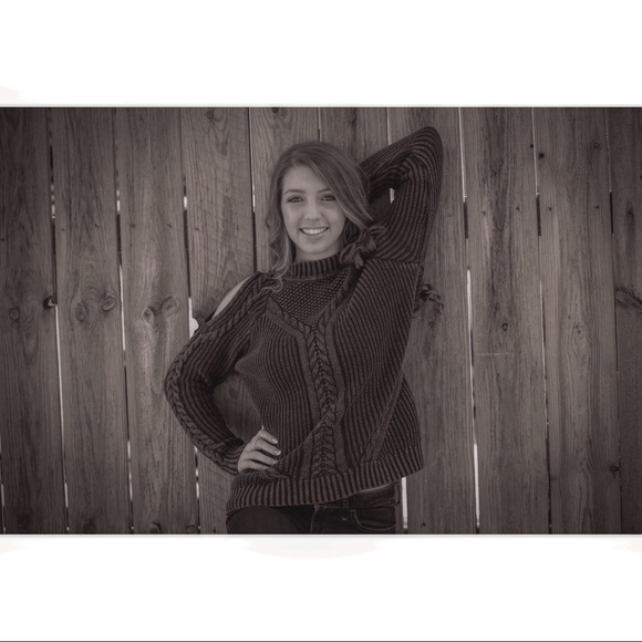 Meet your Posher, Kaitlyn - Picture 4 of 7